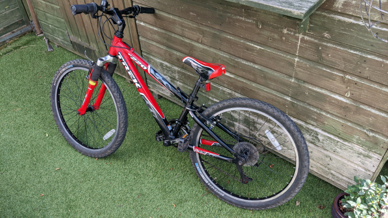 Trek MT220 21s speed 24 inch wheel 